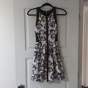 Worn once waiste fitted dress.